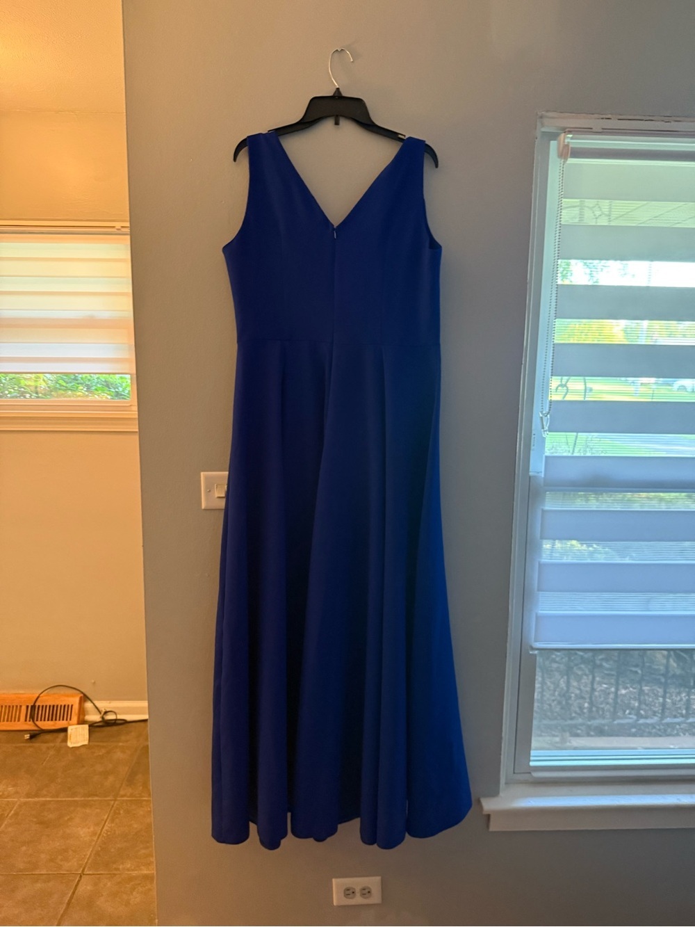 Numoco Elegant V-Neck Royal Blue Maxi Dress - Picture 5 of 6
